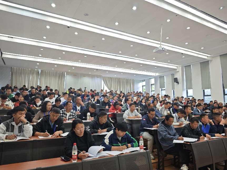 紧缺领域骨干教师专项培训-中学体育-教师职业与道德精神-刘坚教授